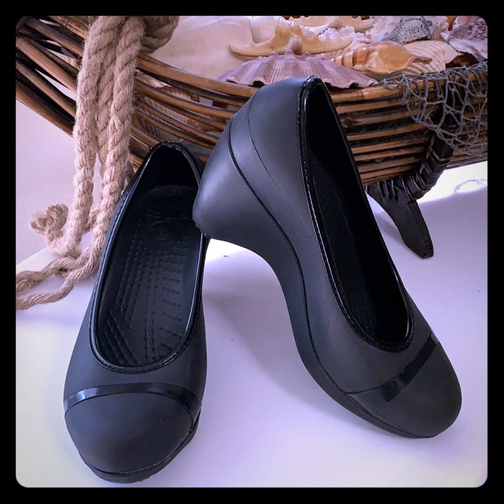 Crocs closed toe black heals